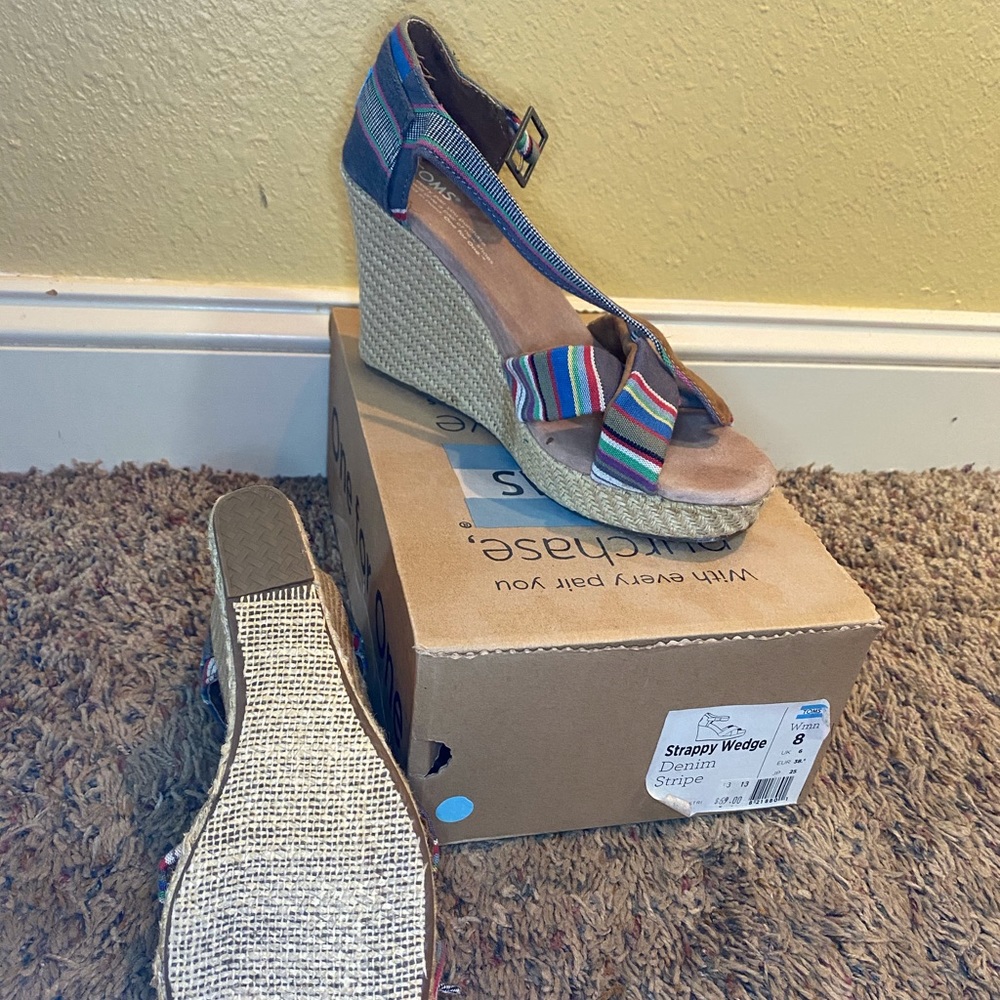 Toms wedges